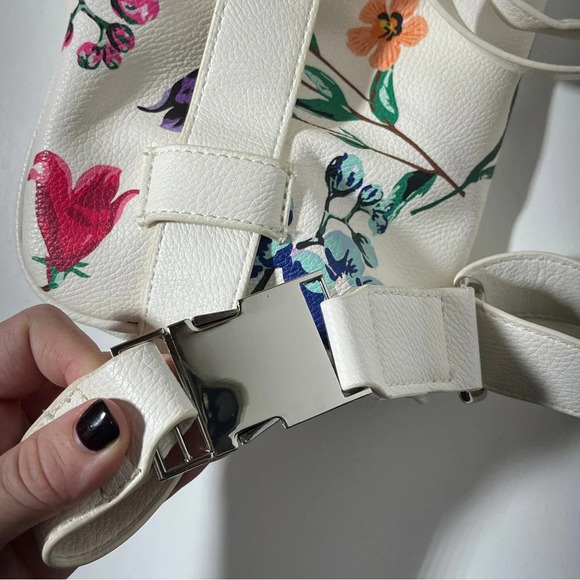 Betsey Johnson Floral Belt/Fanny Pack - Picture 6 of 11